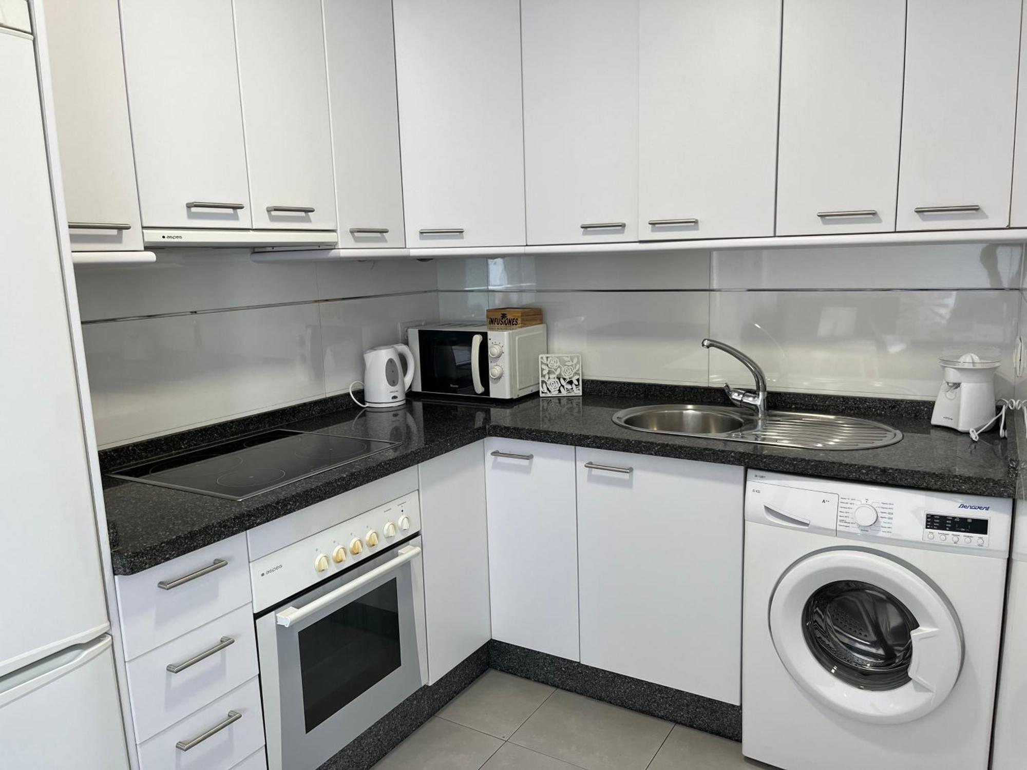Estrella Playa Apartment Малага Екстериор снимка